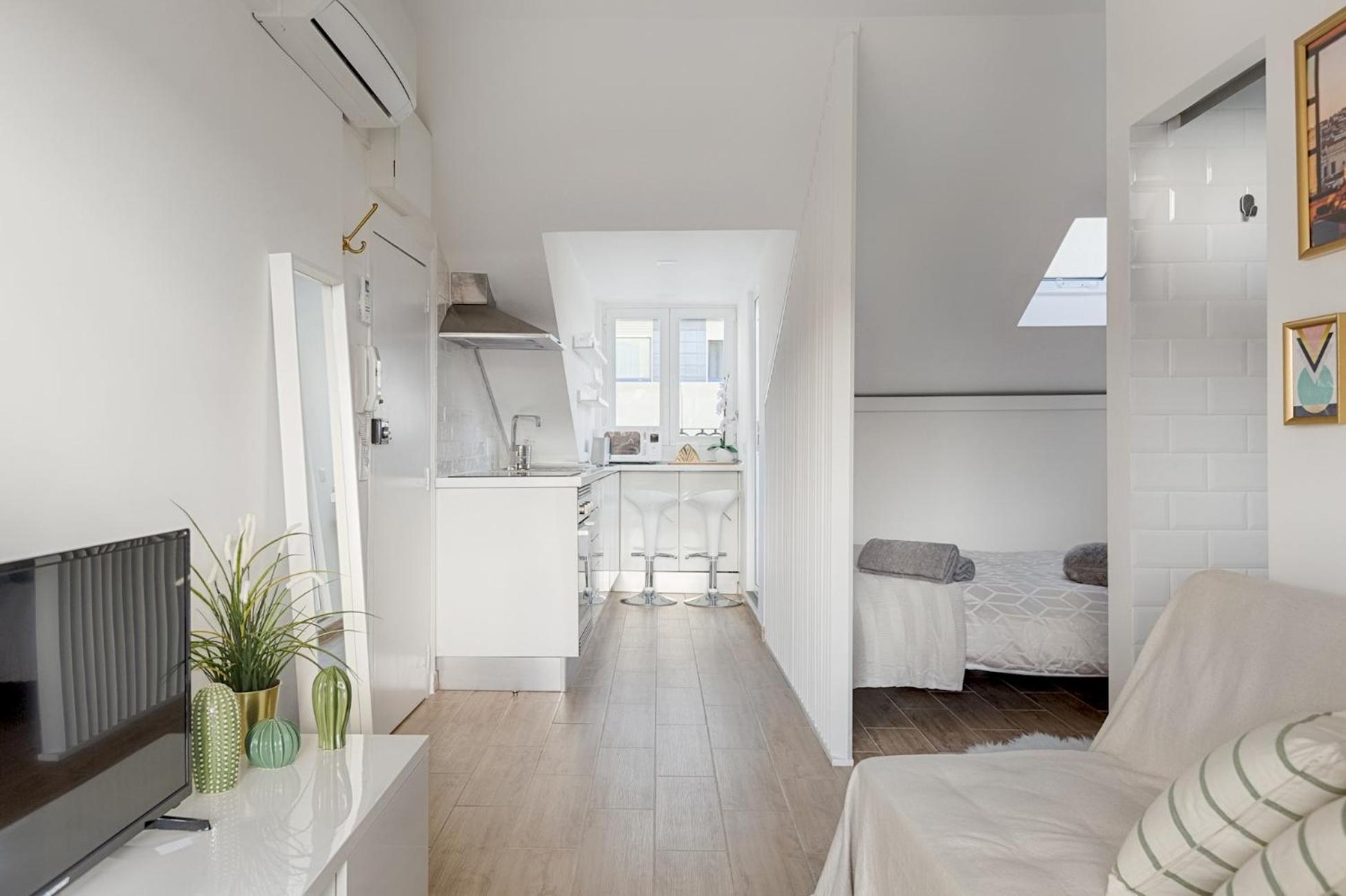 Romantic Gem With 2 Terraces In Alcantara Lisbon